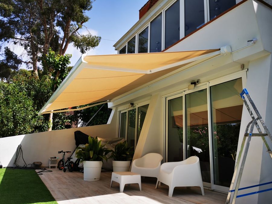 Instalación toldo cofre vistas al mar