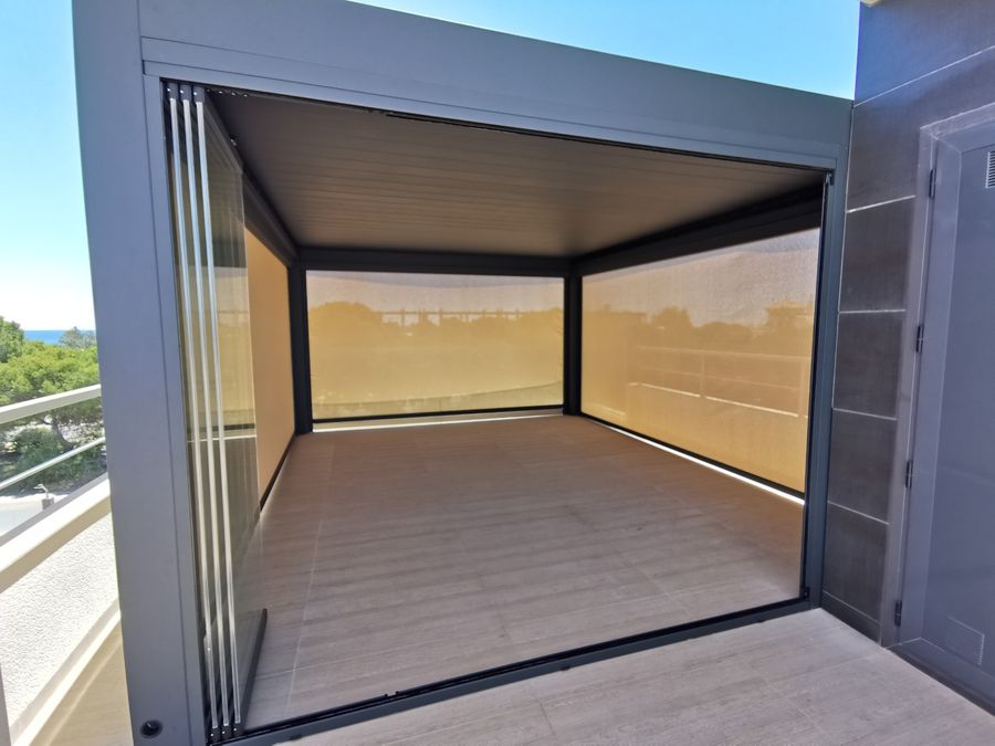 Pergola aluminio panel sandwich azotea